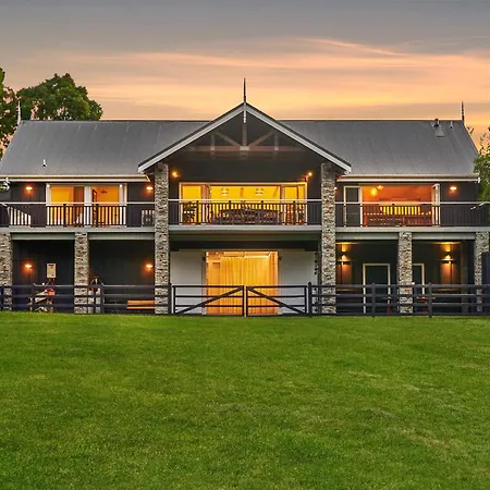 Hus - Boutique Venue & Accommodation-3
